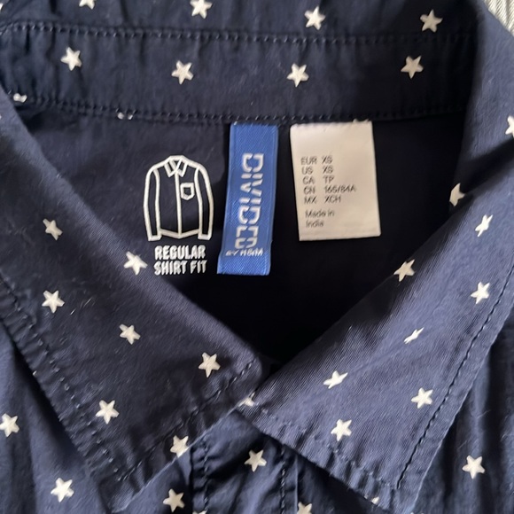 H&M Shirt with Stars Print in navy XS NEW - Picture 3 of 4
